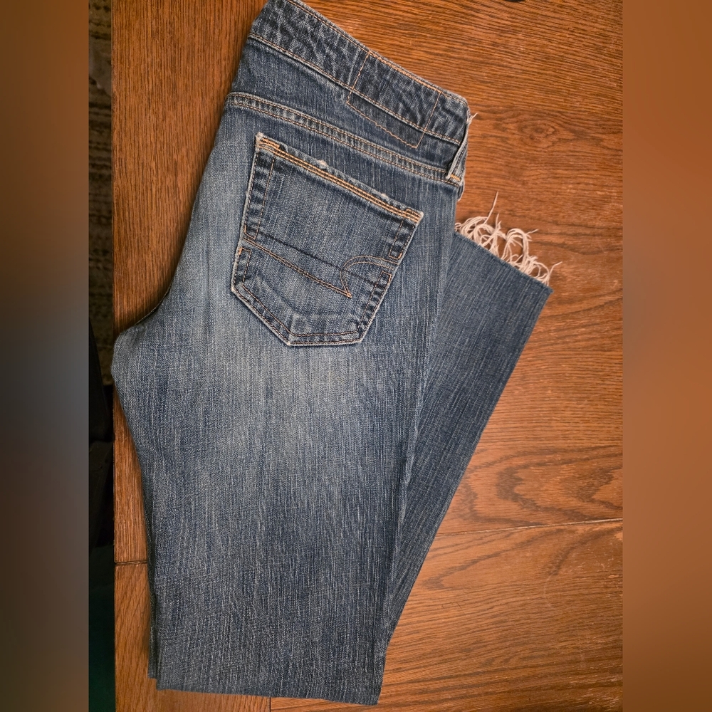 American Eagle Vintage Style Straight 77 W/ Raw Hem. Sz 6 Reg.